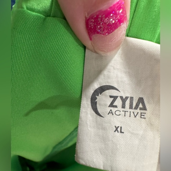 NWT Zyia Green Velocity Short - Picture 8 of 10